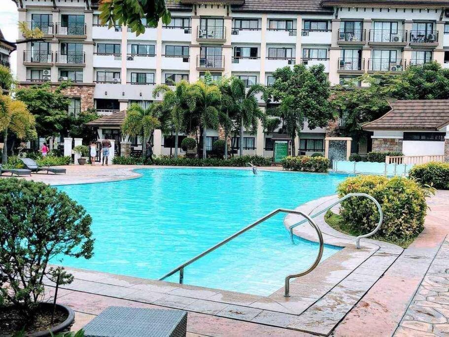 One Oasis 2Br Apartment With Pool Access Beside Sm Mall 达沃 外观 照片